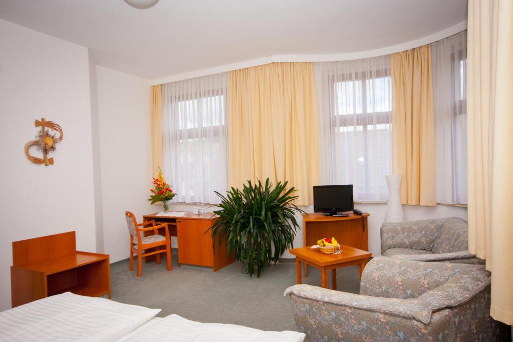 Hotel Am Kellerberg Trockenborn-Wolfersdorf Exteriör bild