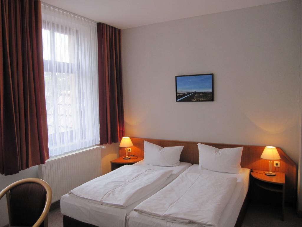 Hotel Am Kellerberg Trockenborn-Wolfersdorf Exteriör bild