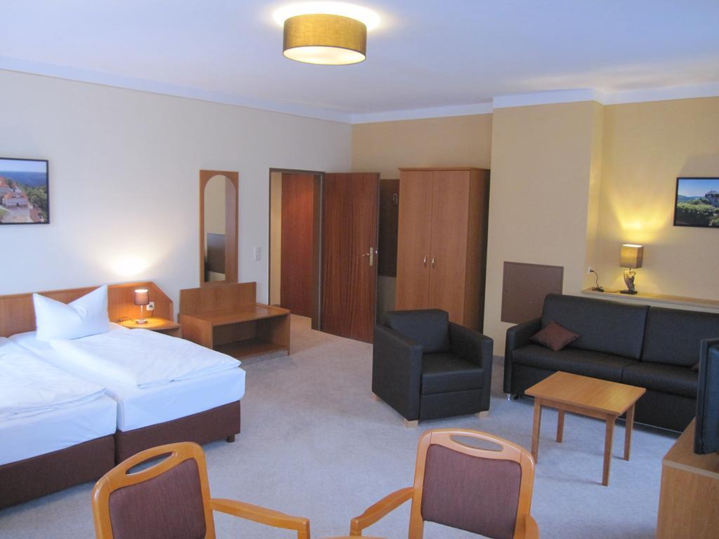 Hotel Am Kellerberg Trockenborn-Wolfersdorf Exteriör bild